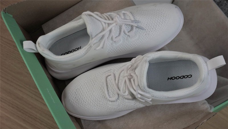 跑步拒绝阿迪耐克？咕咚5K智能跑鞋上脚体验分享：还有踩屎感