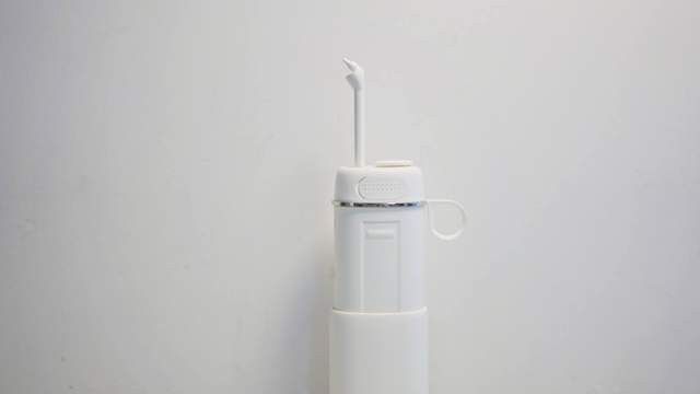 预防口腔疾病，素诺C3 pro智能可视冲牙器来帮你