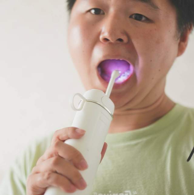 预防口腔疾病，素诺C3 pro智能可视冲牙器来帮你