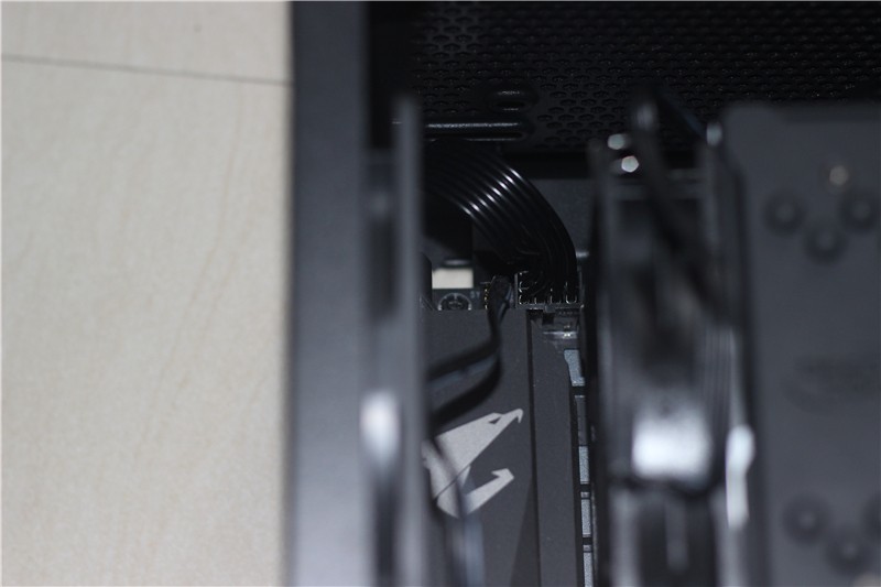 稳定高效、80PLUS白金-Tt钢影650白金电源评测