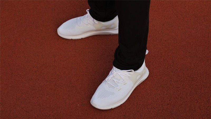 跑步拒绝阿迪耐克？咕咚5K智能跑鞋上脚体验分享：还有踩屎感