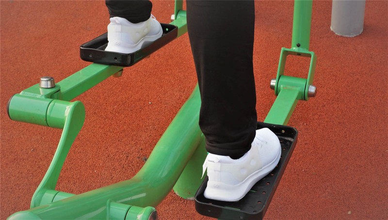 跑步拒绝阿迪耐克？咕咚5K智能跑鞋上脚体验分享：还有踩屎感