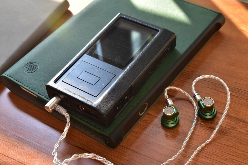 阿思翠天琴座限量版平头塞：女声、乐器依然优秀，男声和低频进步了