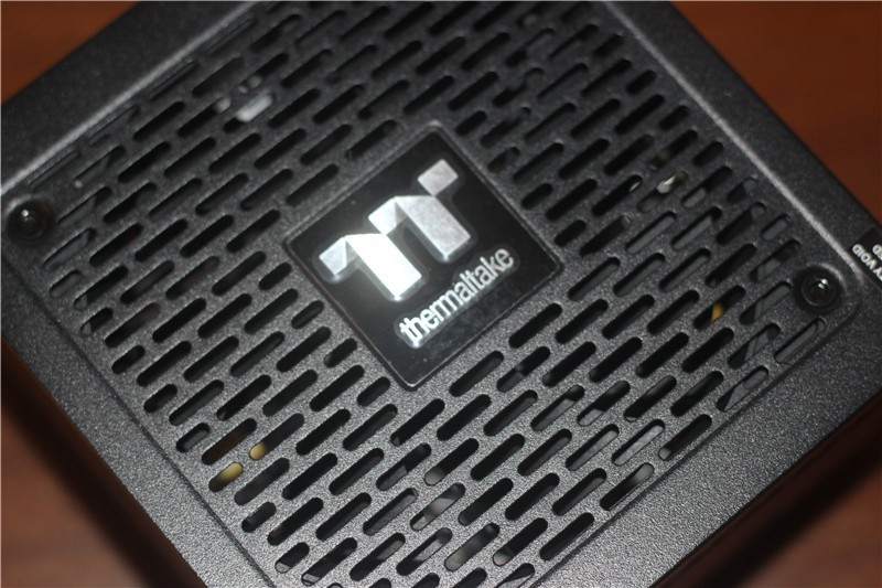 稳定高效、80PLUS白金-Tt钢影650白金电源评测