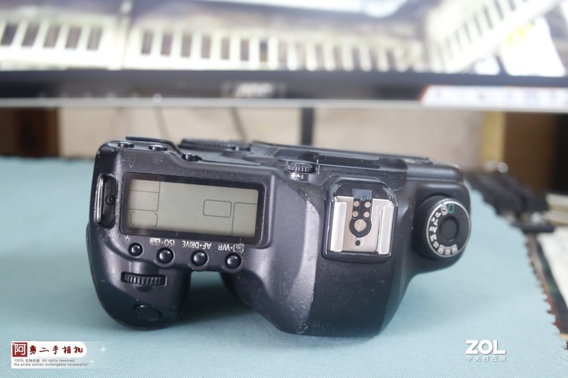 8.13日 佳能5D2 现货 价1580 不讲价