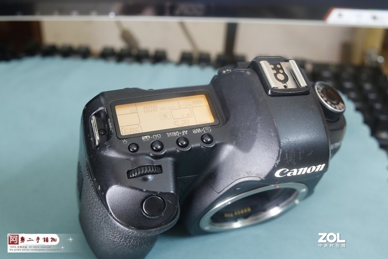 8.13日 佳能5D2 现货 价1580 不讲价