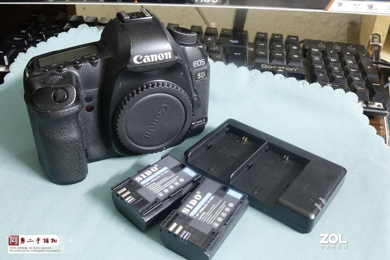 8.13日 佳能5D2 现货 价1580 不讲价