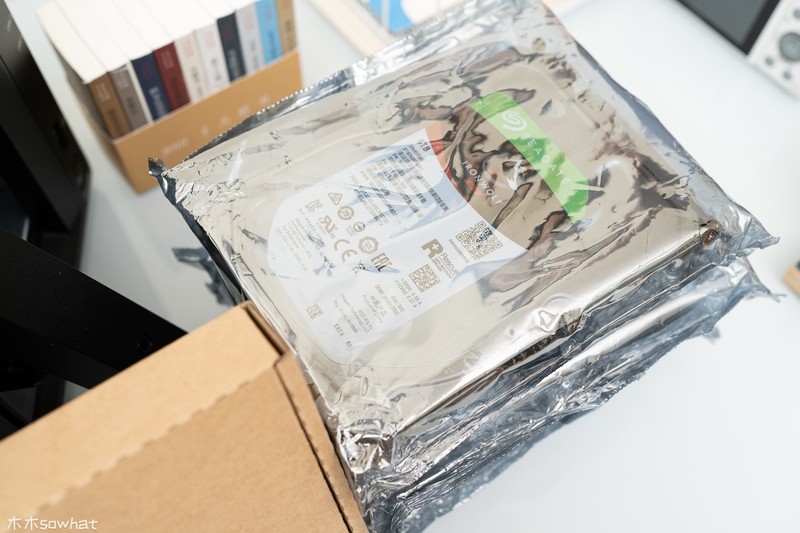 给NAS周全保护,2分钟更换电池，让APC BX650 UPS满血复活