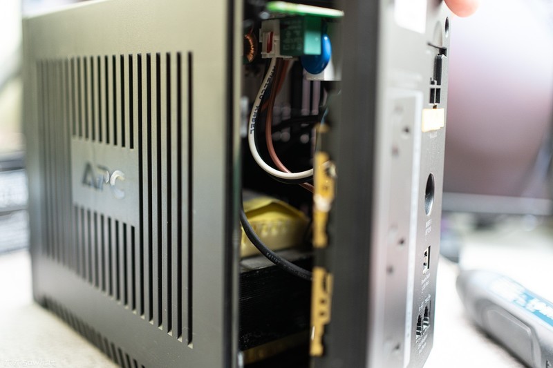 给NAS周全保护,2分钟更换电池，让APC BX650 UPS满血复活