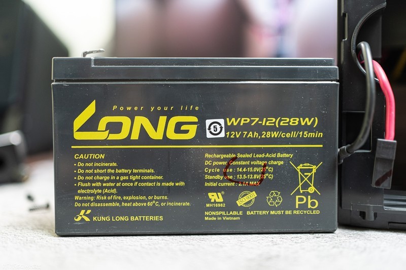 给NAS周全保护,2分钟更换电池，让APC BX650 UPS满血复活