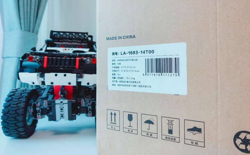 一键开启十秒取物，地平线8号前开口登机箱轻体验：商务人士必备