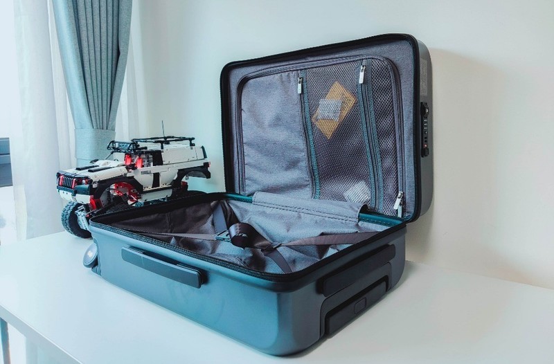 一键开启十秒取物，地平线8号前开口登机箱轻体验：商务人士必备