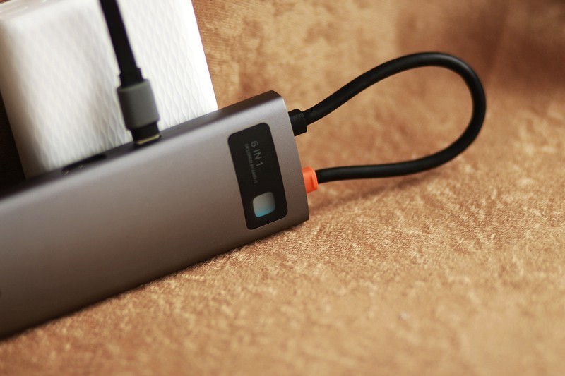 笔记本接口不够用 六口倍思扩展坞玩转办公设备