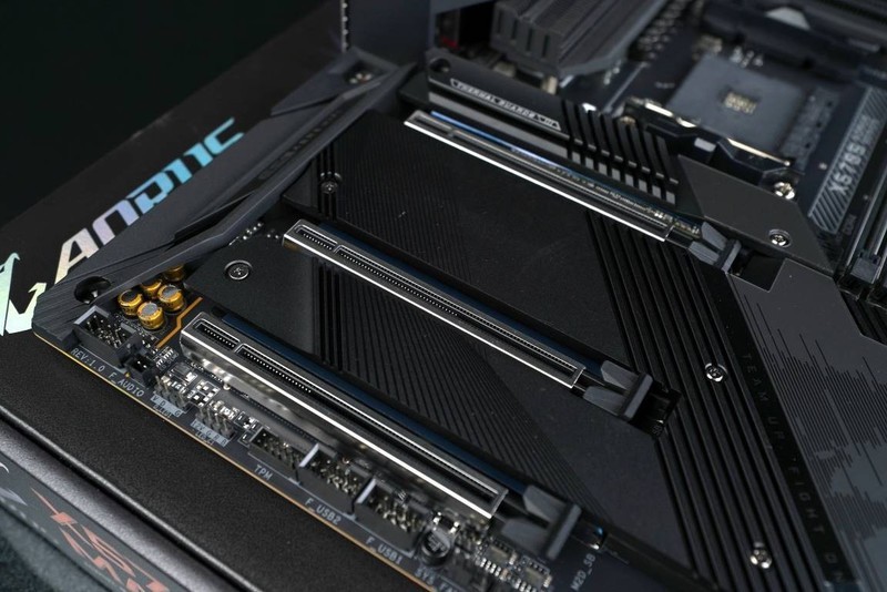 主板不会开XMP性能直接损失30%，小白使用教程来了