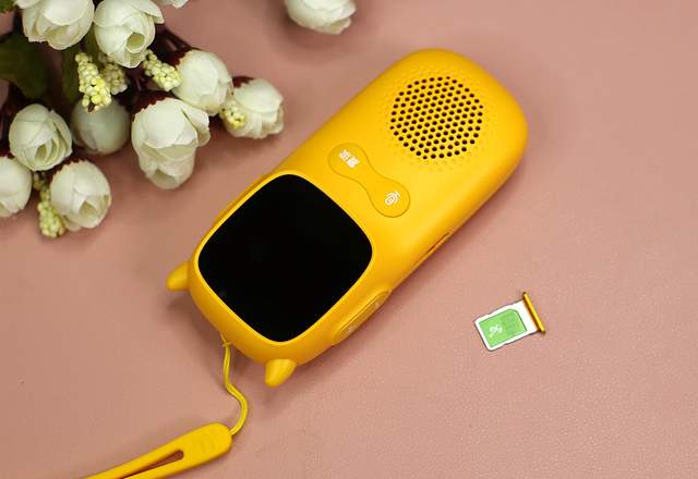 倾听者还是超记牛？孩子学英语，哪个复读机更高效