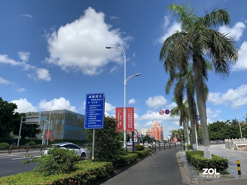 苹果XR拍几张。