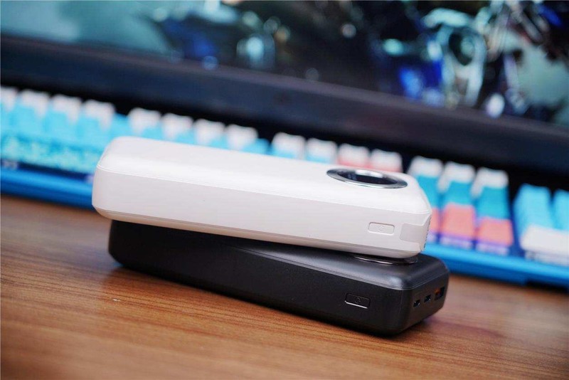 解决未带充电线的痛点，台电E20Pro-K小双辫移动电源，不错！