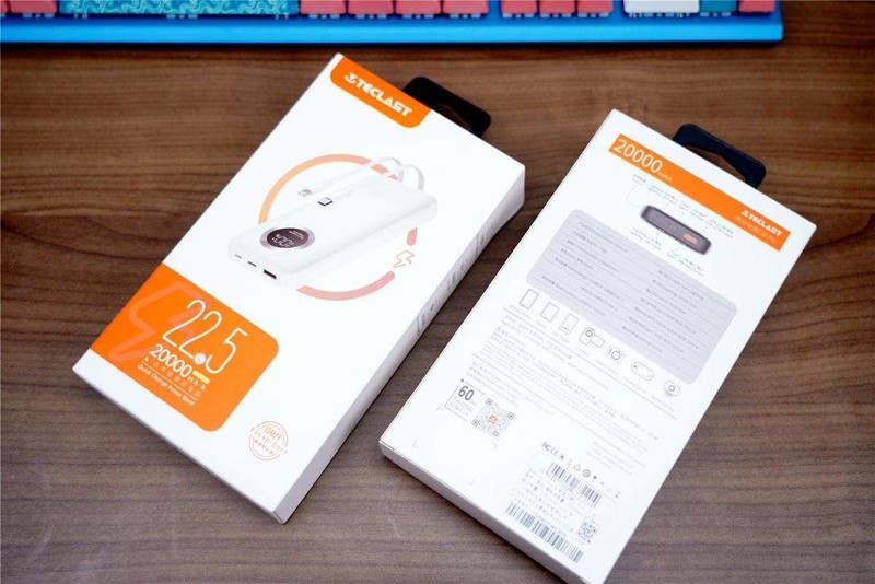 解决未带充电线的痛点，台电E20Pro-K小双辫移动电源，不错！