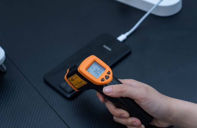 极致手感，66W快充，同价位无敌手，荣耀Play5测评