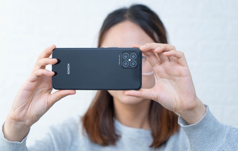 极致手感，66W快充，同价位无敌手，荣耀Play5测评