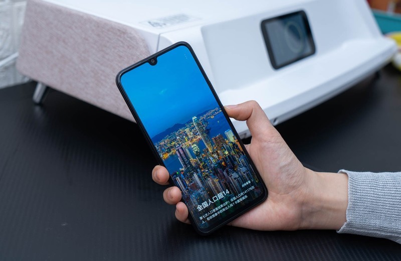 极致手感，66W快充，同价位无敌手，荣耀Play5测评