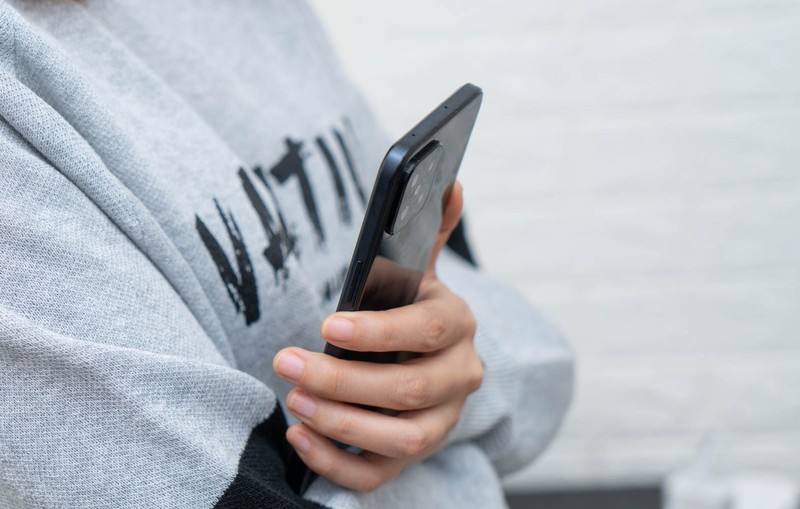 极致手感，66W快充，同价位无敌手，荣耀Play5测评