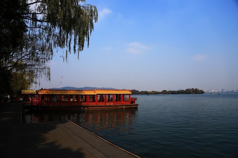 杭州西湖冬天依旧美。