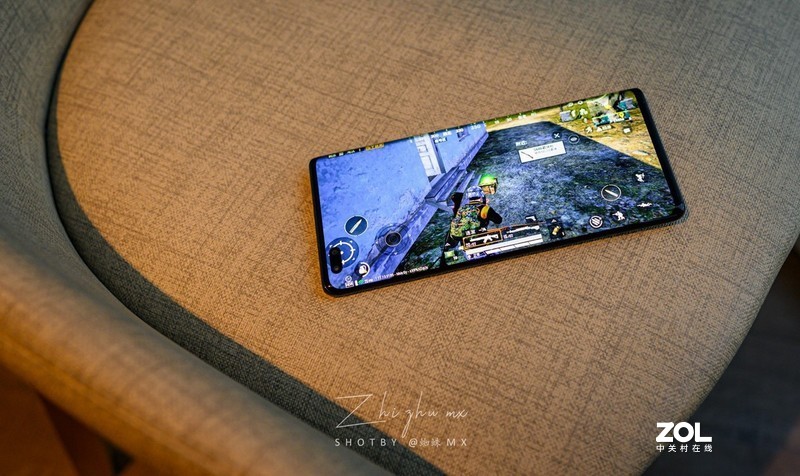 3000元预算手机推荐：主观点评荣耀 V40，除了颜值还有啥