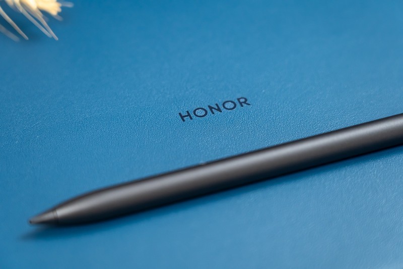 两大重磅配件加持，变身高效生产力工具——荣耀平板V7 Pro体验