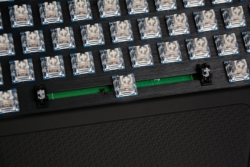 【DIY】魔改海盗船K70，主键区换成TTC快银轴，误触情况改善明显