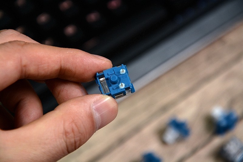 【DIY】魔改海盗船K70，主键区换成TTC快银轴，误触情况改善明显