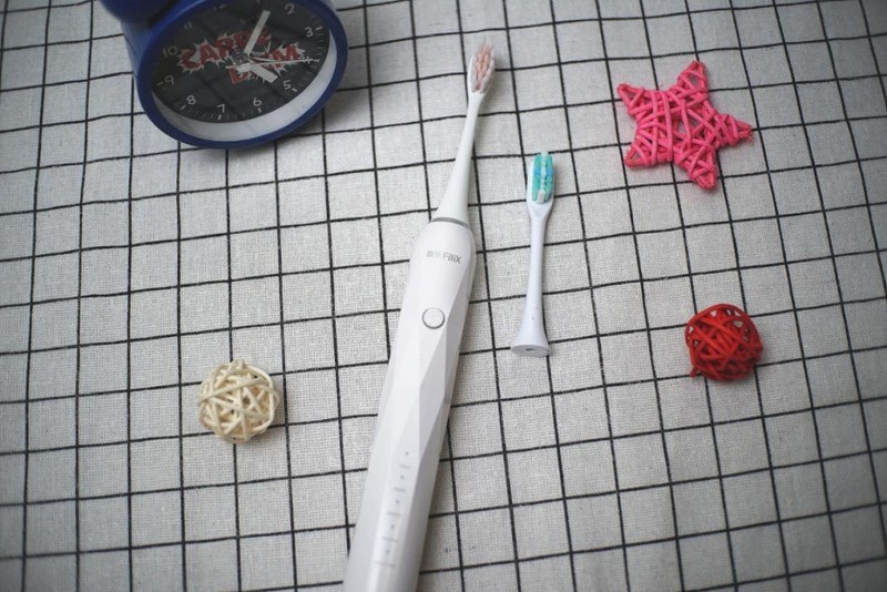 哪个牌子电动牙刷好一些？钟师傅出品电动牙刷品牌排行