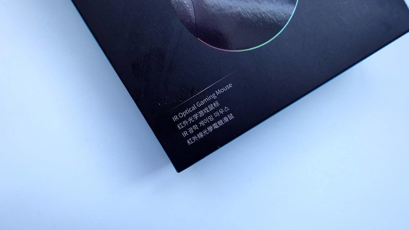 雷柏V30幻彩RGB游戏鼠标体验：曲线饱满，手感舒适