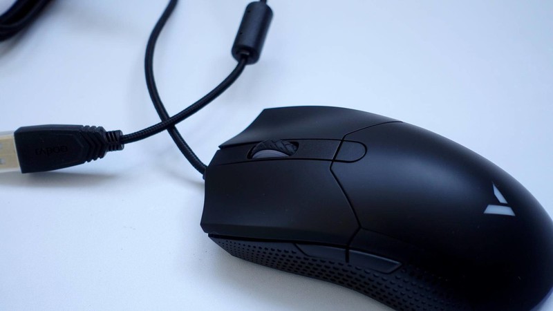 雷柏V30幻彩RGB游戏鼠标体验：曲线饱满，手感舒适