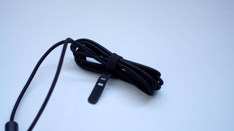 雷柏V30幻彩RGB游戏鼠标体验：曲线饱满，手感舒适