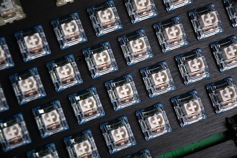 【DIY】魔改海盗船K70，主键区换成TTC快银轴，误触情况改善明显