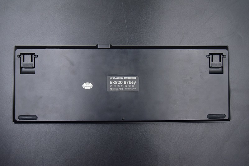 超薄的达尔优EK820机械键盘，到底还能不能打？