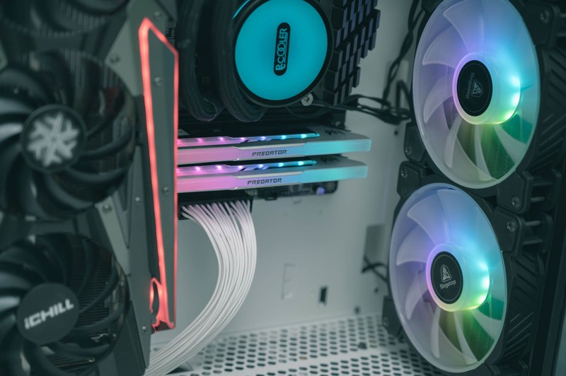 B-Die内存  有信仰无溢价的宏碁Predator Apollo上手体验