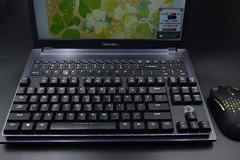 超薄的达尔优EK820机械键盘，到底还能不能打？