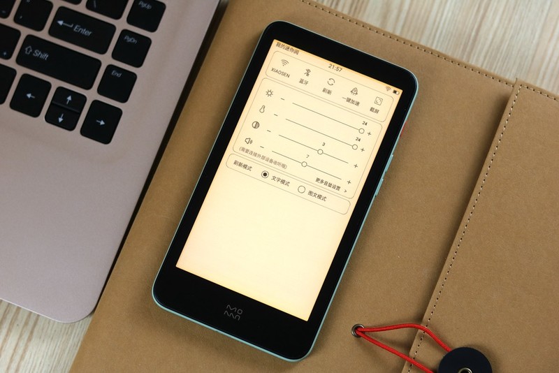 国产羽量级电子书评测，屏幕“缩水”成5.2寸，支持背光调节