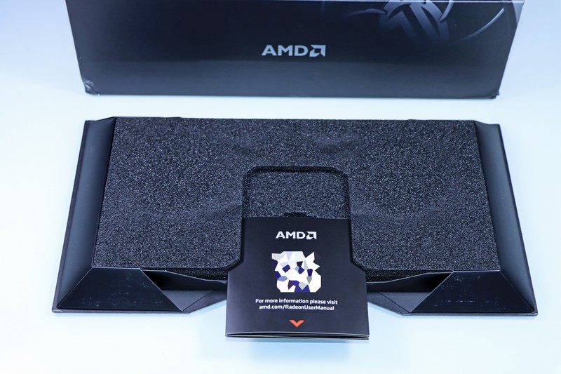 5800X 与 11700K 哪个更适合 CSGO 这一类对抗性较高的游戏呢？