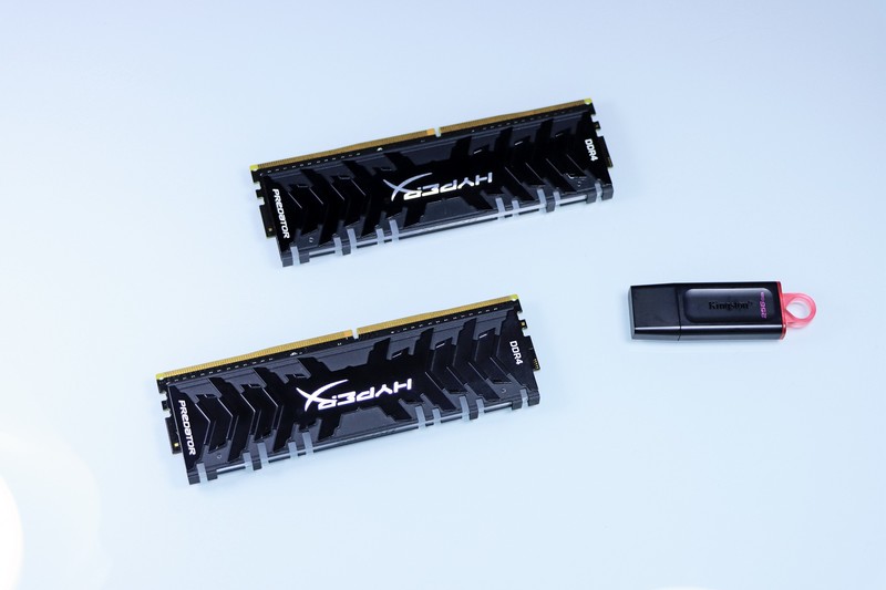 5800X 与 11700K 哪个更适合 CSGO 这一类对抗性较高的游戏呢？