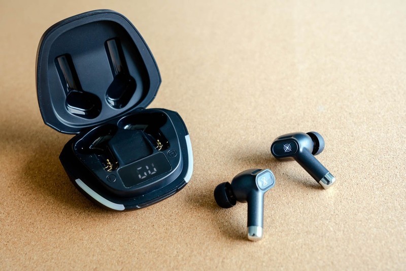 西圣XISEM Olaf TWS耳机评测：能打游戏能听音乐