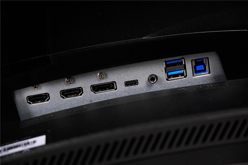 34英寸，21:9屏幕比例，还有高刷，这款微星MPG 343CQR电竞显示器真不错！