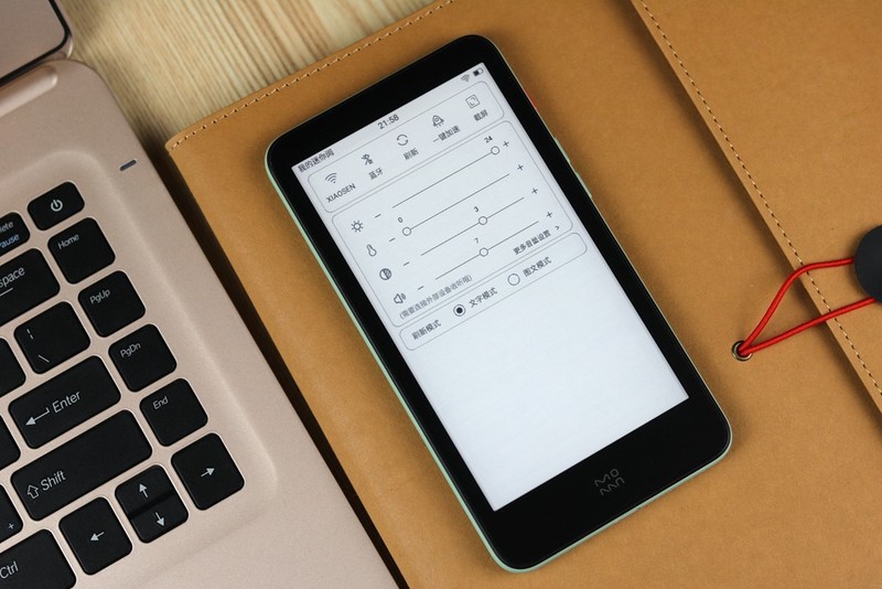 国产羽量级电子书评测，屏幕“缩水”成5.2寸，支持背光调节