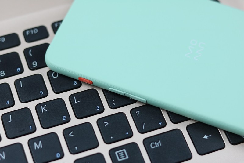 国产羽量级电子书评测，屏幕“缩水”成5.2寸，支持背光调节