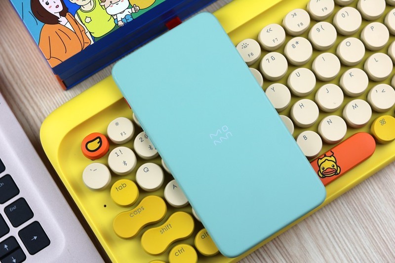 国产羽量级电子书评测，屏幕“缩水”成5.2寸，支持背光调节