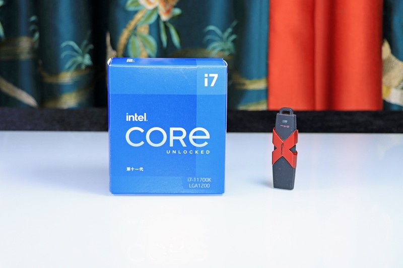 5800X 与 11700K 哪个更适合 CSGO 这一类对抗性较高的游戏呢？