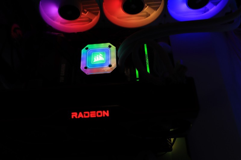 5800X 与 11700K 哪个更适合 CSGO 这一类对抗性较高的游戏呢？