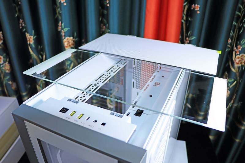 5800X 与 11700K 哪个更适合 CSGO 这一类对抗性较高的游戏呢？